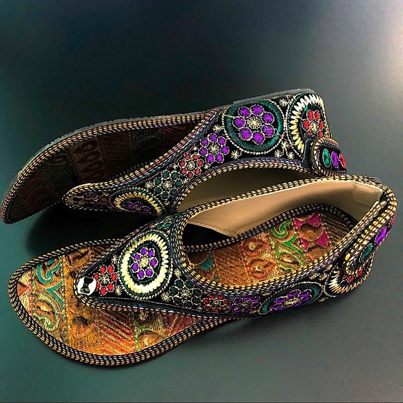 Hand Embroidered Sandals - Picture 2 of 5